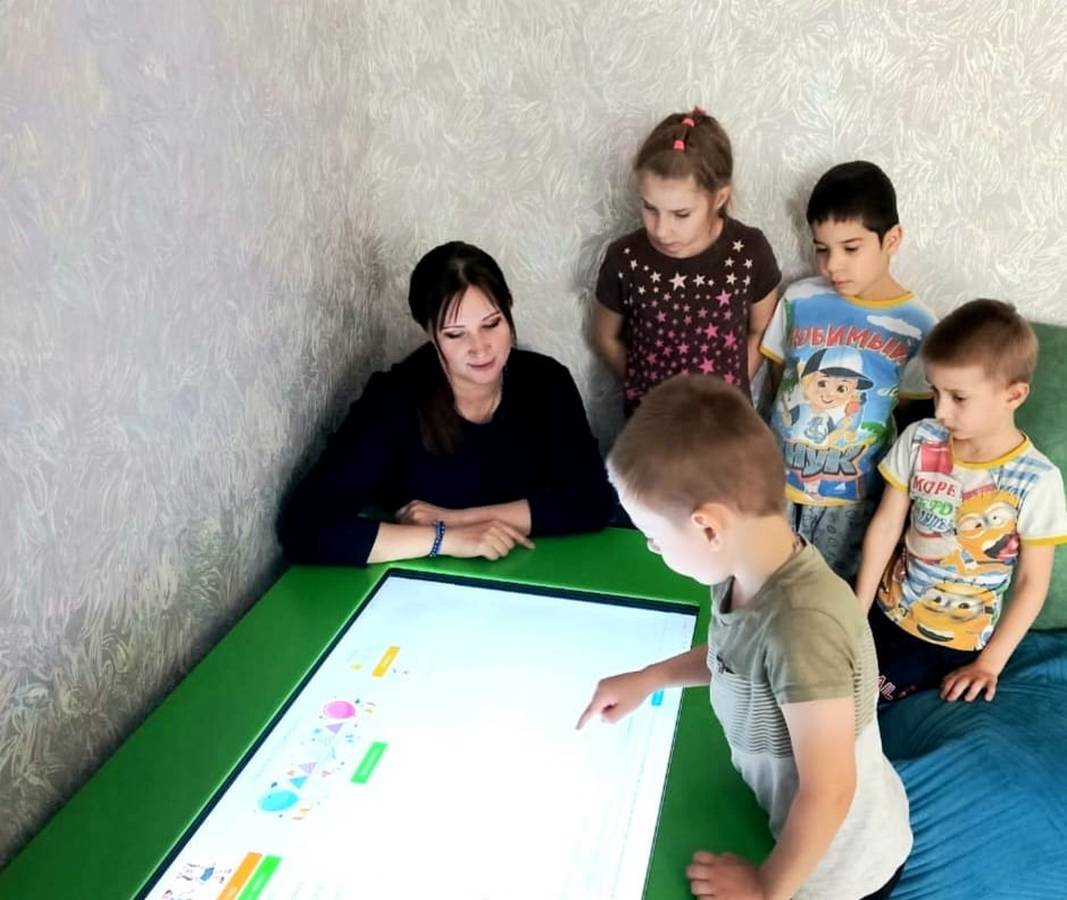 Воспитанники Щигровского центра  занимались с использованием  современных технологий