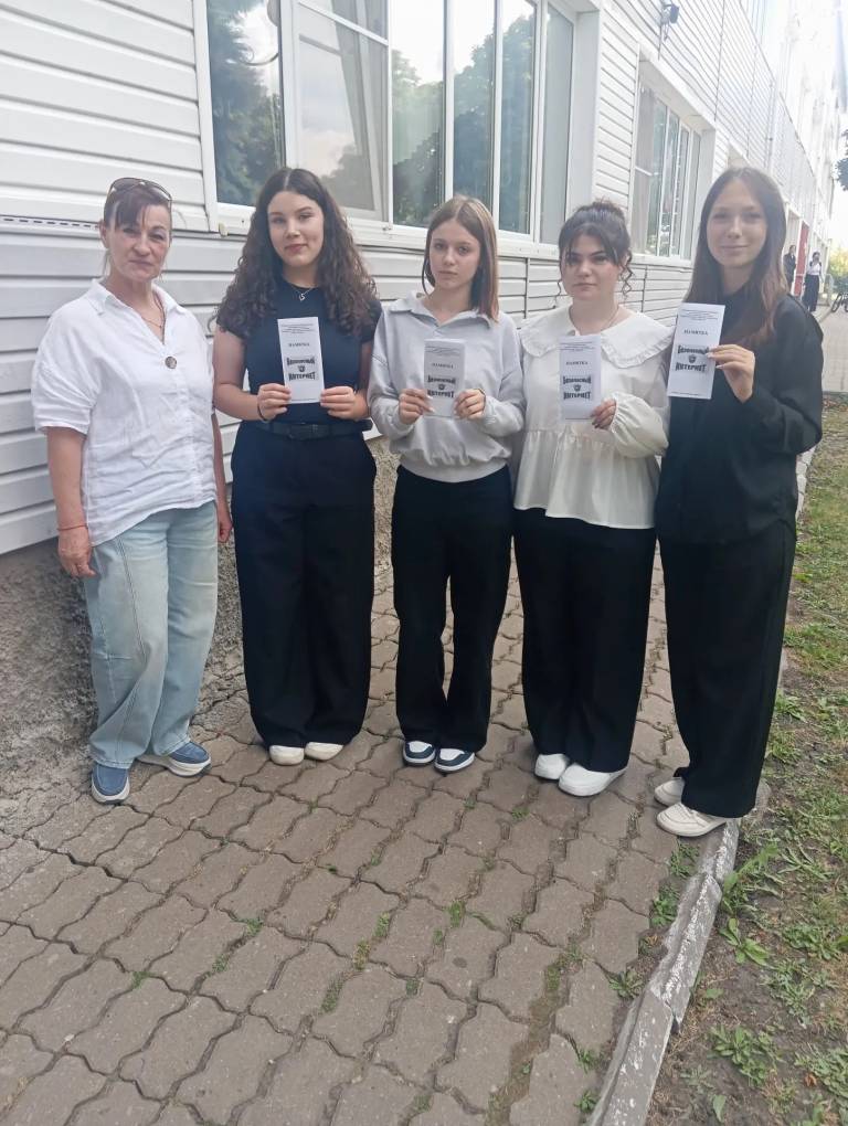 Специалисты Щигровского центра провели профилактическую беседу с подростками