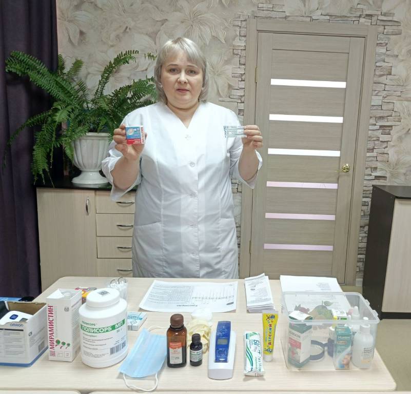 В Щигровском центре прошло занятие «Домашняя аптечка»