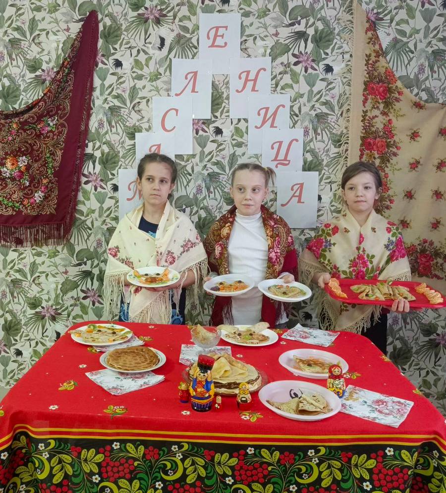 В Щигровском центре прошел кулинарный мастер-класс «Блинные фантазии»