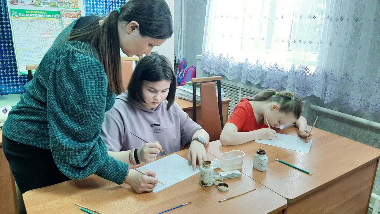 В Щигровском центре в преддверии Дня защитника Отечества состоялось занятие по кофейной живописи