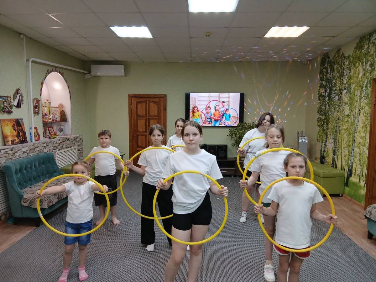 В Щигровском центре состоялась спортивная игра «Веселый обруч»