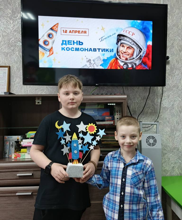 Воспитанники Щигровского центра превратили обычное занятие в настоящий космический полет