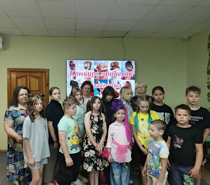 В Щигровском центре продолжается конкурс причёсок