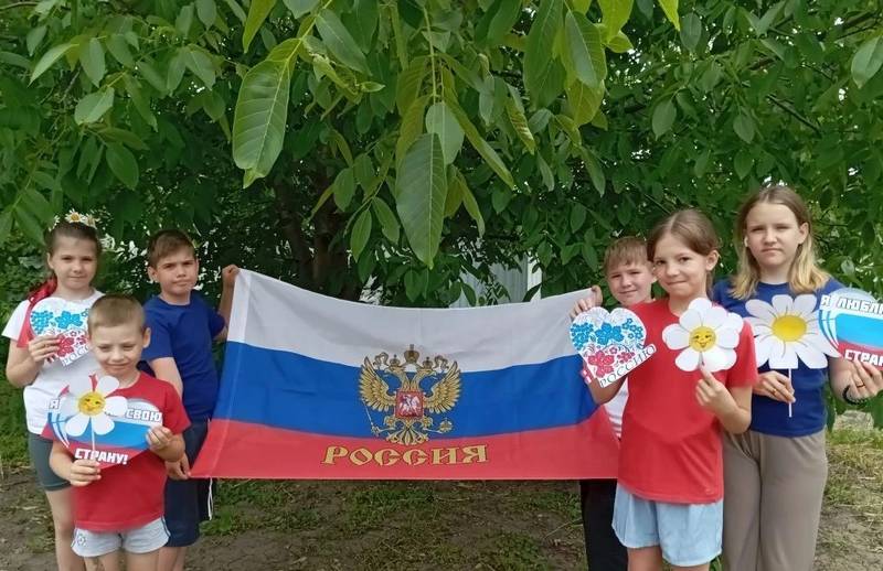 В Щигровском центре «Импульс» прошло мероприятие «Я люблю свою страну»