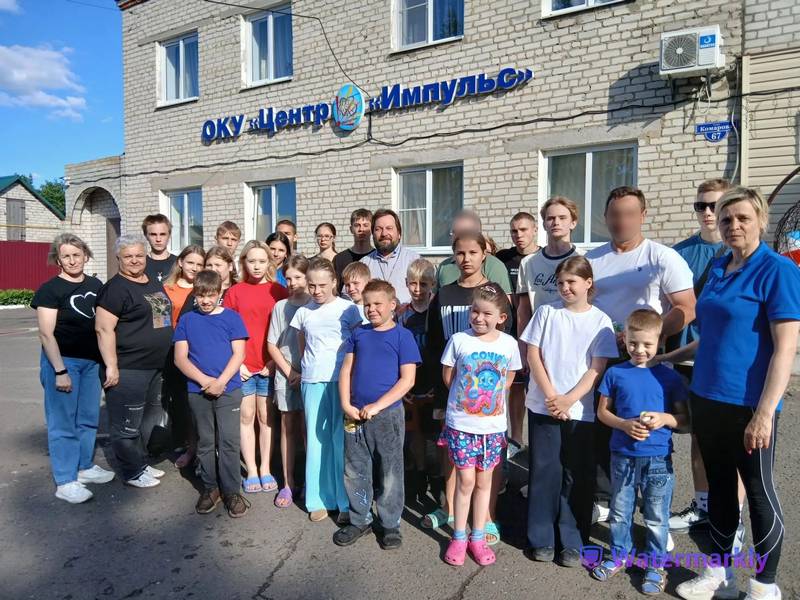 Воспитанников Щигровского центра «Импульс» посетил отец Вячеслав — настоятель Введенского храма поселка Тим и участники специальной военной операции