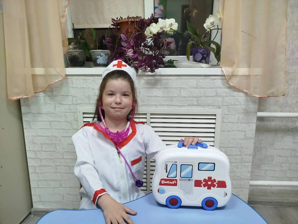 Воспитанники Щигровского центра поздравили медицинских работников с праздником